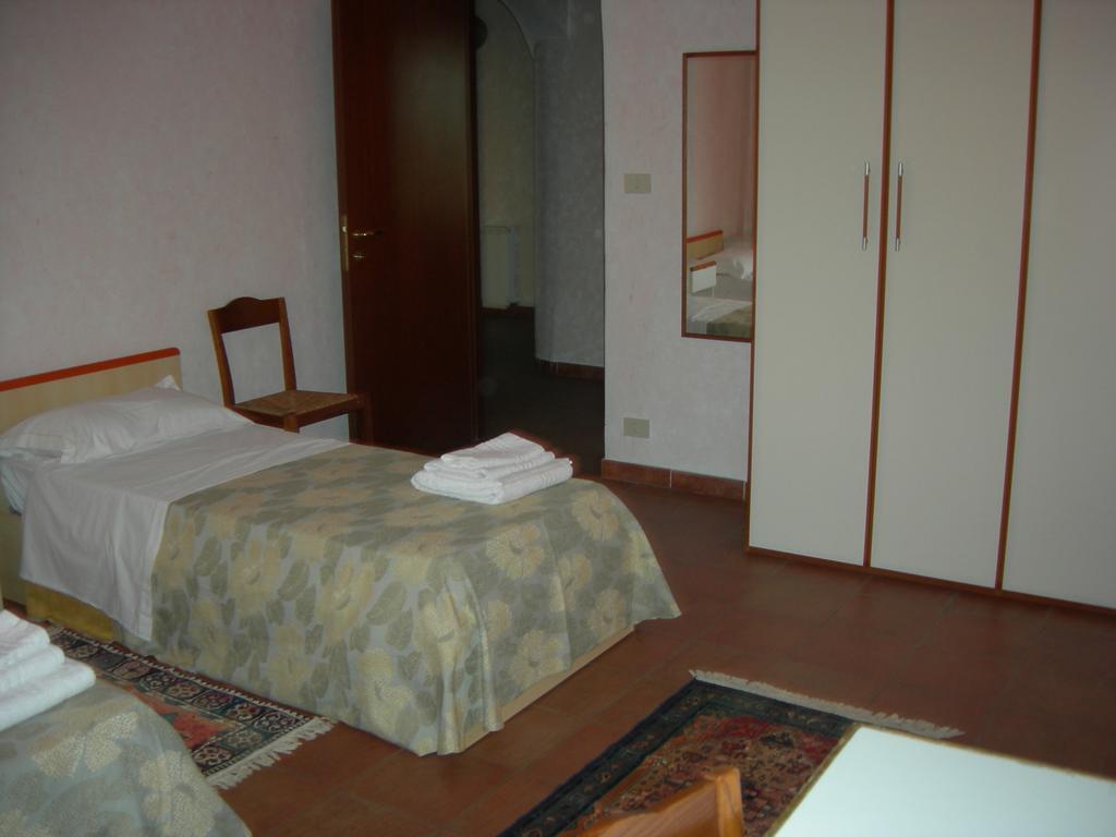 Vacanze Deaf Ρώμη Δωμάτιο φωτογραφία